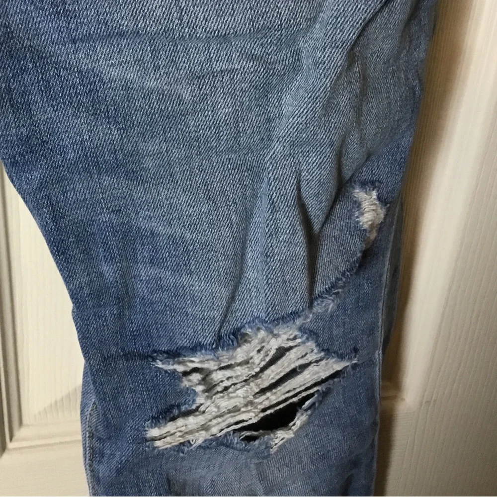 Joe’s Jeans Cuff Crop Distressed Blue Jeans - Size 27